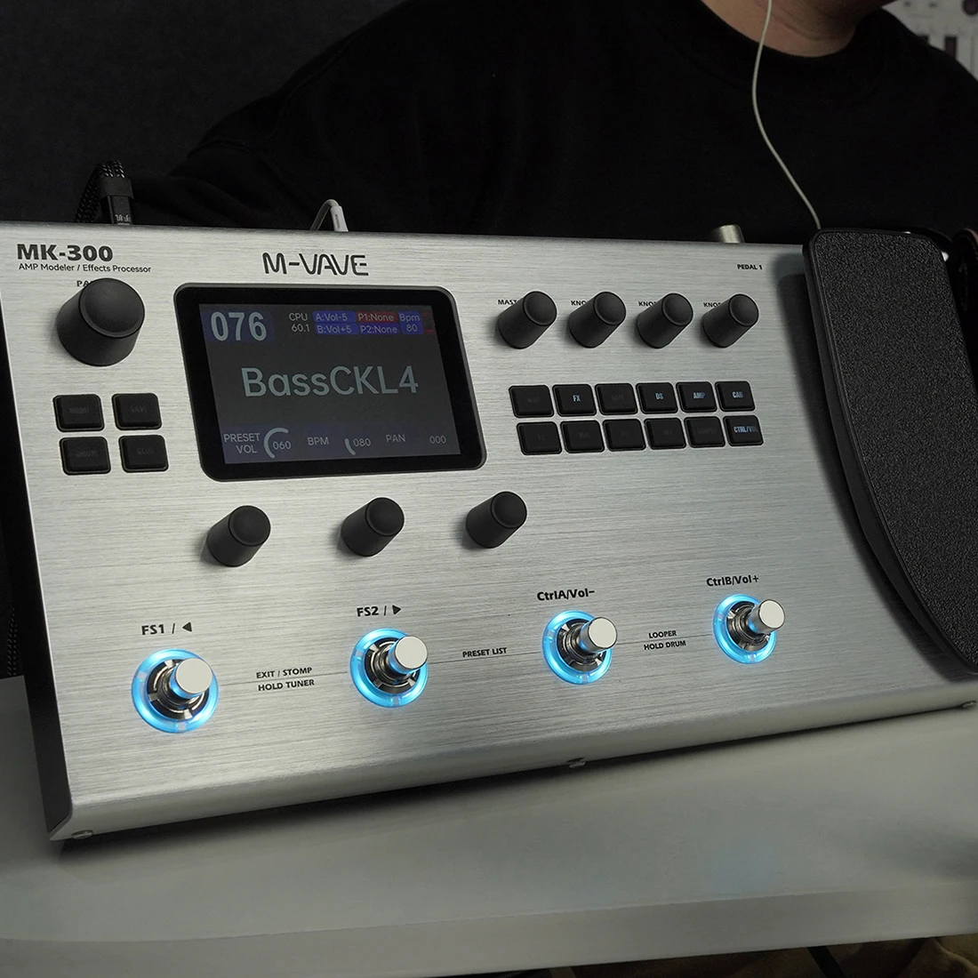 M-VAVE Guitar Multi-Effect Pro - Looper Pedal Guitar review and price