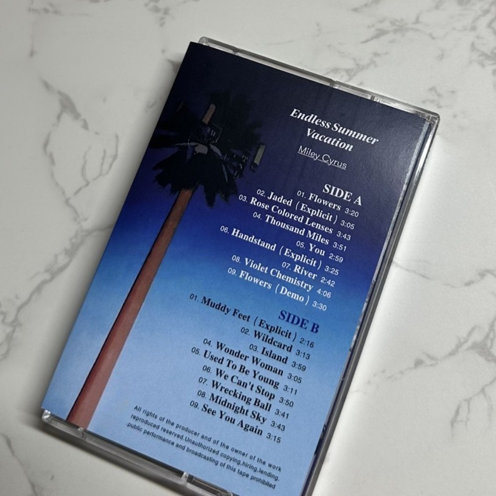 Miley Cyrus Cassette Tape | En - Audio With Music review and price